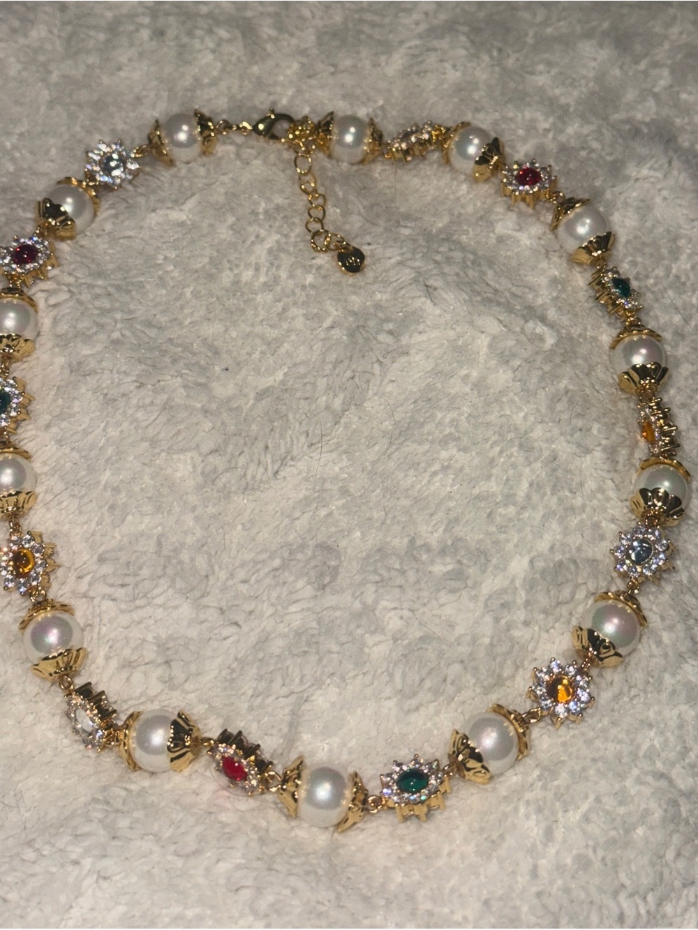 En route - Gold Pearl Necklace with Multicolor Gem Accents